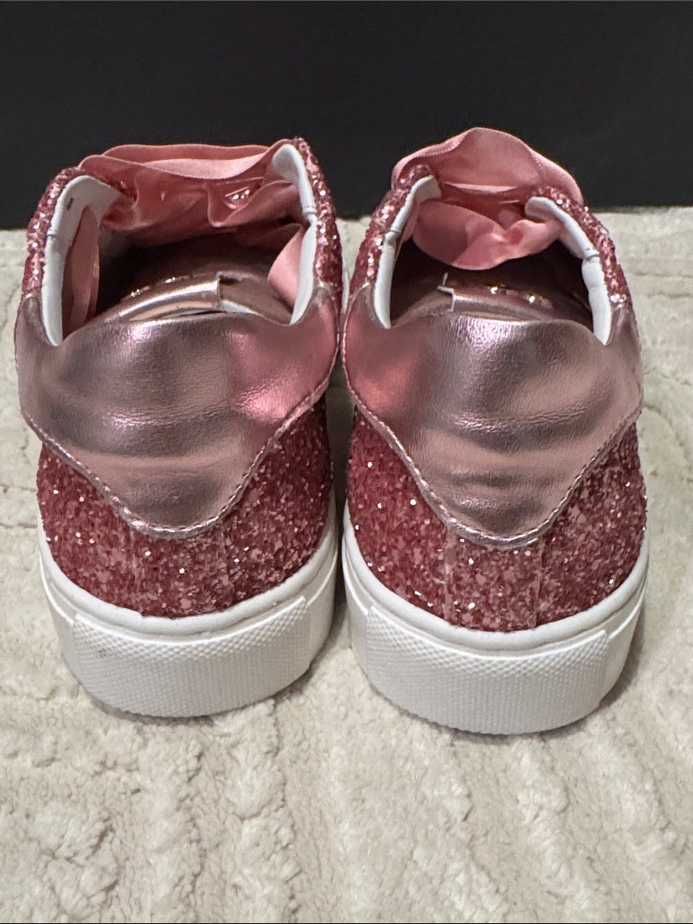 Hide & Jack Women's Pink Glitter Sneakers NIB Size 37 US 6. - Picture 3 of 7